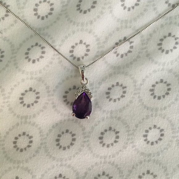 Jewelry - Purple Gem Necklace